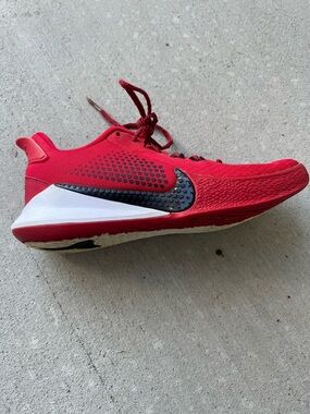 Kobe Mambo Focus basketball shoes